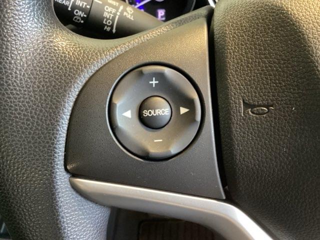 フィット １３Ｇ・Ｆパッケージ　光触媒抗菌消臭施工済　ナビ　ＥＴＣ　ワンセグＴＶ　エコアイドル　キーレスエントリー　スマートキーシステム　横滑り防止　バックモニター　ＤＶＤ再生機能　盗難防止システム　マニュアルエアコン　４ＷＤ（11枚目）