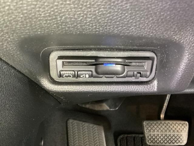 フィット １３Ｇ・Ｆパッケージ　光触媒抗菌消臭施工済　ナビ　ＥＴＣ　ワンセグＴＶ　エコアイドル　キーレスエントリー　スマートキーシステム　横滑り防止　バックモニター　ＤＶＤ再生機能　盗難防止システム　マニュアルエアコン　４ＷＤ（14枚目）