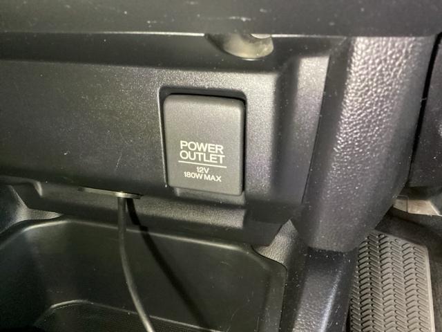 フィット １３Ｇ・Ｆパッケージ　光触媒抗菌消臭施工済　ナビ　ＥＴＣ　ワンセグＴＶ　エコアイドル　キーレスエントリー　スマートキーシステム　横滑り防止　バックモニター　ＤＶＤ再生機能　盗難防止システム　マニュアルエアコン　４ＷＤ（15枚目）