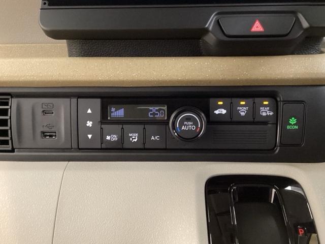 N-BOX ベースグレード 中古スタッドレスタイヤ、純正メモリーナビ、ドライブレコーダー前後装着+ETC付 当社デモカー エアバック 横滑り防止 Dレコ 4WD車 Rカメ 前後ソナー LEDライト サイドカーテンエアバック(12枚目)