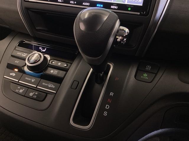 フリード Ｇ・ホンダセンシング　ドライブレコーダー前後装備車　光触媒抗菌消臭施工済　ナビ　シートヒーター　ＥＴＣ　Ｆセグ　追突被害軽減ブレーキ　ｉストップ　Ｗエアバッグ　パワーウィンドウ　アクティブクルーズコントロール　スマートキ（8枚目）