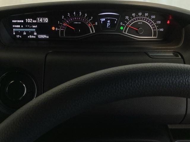 Ｎ－ＢＯＸカスタム Ｇ・Ｌホンダセンシング　光触媒抗菌消臭施工済　ナビ　シートヒーター　ＥＴＣ　エアコン　衝突被害軽減装置　シ－トヒ－タ－　ＶＳＡ　パワーウィンドウ　エアバック　ベンチシート　４ＷＤ車　キーフリー　地デジ　サイドエアバック（10枚目）