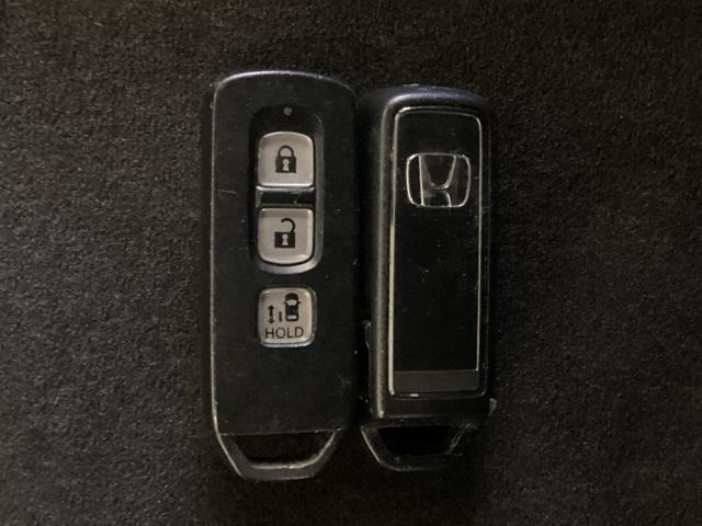 Ｎ－ＢＯＸカスタム Ｇ・Ｌホンダセンシング　光触媒抗菌消臭施工済　ナビ　シートヒーター　ＥＴＣ　エアコン　衝突被害軽減装置　シ－トヒ－タ－　ＶＳＡ　パワーウィンドウ　エアバック　ベンチシート　４ＷＤ車　キーフリー　地デジ　サイドエアバック（13枚目）