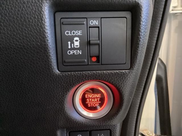 Ｎ－ＢＯＸカスタム Ｇ・Ｌホンダセンシング　光触媒抗菌消臭施工済　ナビ　シートヒーター　ＥＴＣ　エアコン　衝突被害軽減装置　シ－トヒ－タ－　ＶＳＡ　パワーウィンドウ　エアバック　ベンチシート　４ＷＤ車　キーフリー　地デジ　サイドエアバック（14枚目）