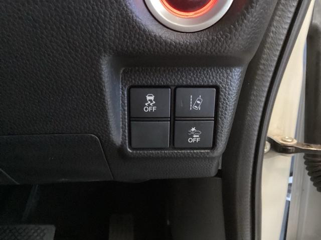 Ｎ－ＢＯＸカスタム Ｇ・Ｌホンダセンシング　光触媒抗菌消臭施工済　ナビ　シートヒーター　ＥＴＣ　エアコン　衝突被害軽減装置　シ－トヒ－タ－　ＶＳＡ　パワーウィンドウ　エアバック　ベンチシート　４ＷＤ車　キーフリー　地デジ　サイドエアバック（15枚目）