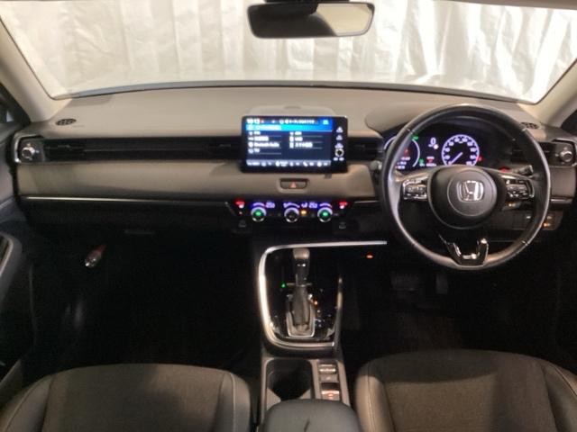 ヴェゼル ｅ：ＨＥＶＺ　光触媒抗菌消臭施工済　障害物センサー　ナビ　シートヒーター　ＥＴＣ　盗難防止装置　Ｒカメラ　フルセグテレビ　スマ－トキ－　アクティブクルーズ　Ｐセンサー　サイドエアバッグ　フルオートエアコン　４ＷＤ車（5枚目）