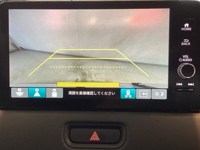 ヴェゼル ｅ：ＨＥＶＺ　光触媒抗菌消臭施工済　障害物センサー　ナビ　シートヒーター　ＥＴＣ　盗難防止装置　Ｒカメラ　フルセグテレビ　スマ－トキ－　アクティブクルーズ　Ｐセンサー　サイドエアバッグ　フルオートエアコン　４ＷＤ車（8枚目）