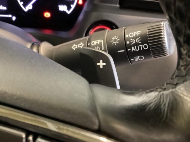 ヴェゼル ｅ：ＨＥＶＺ　光触媒抗菌消臭施工済　障害物センサー　ナビ　シートヒーター　ＥＴＣ　盗難防止装置　Ｒカメラ　フルセグテレビ　スマ－トキ－　アクティブクルーズ　Ｐセンサー　サイドエアバッグ　フルオートエアコン　４ＷＤ車（15枚目）