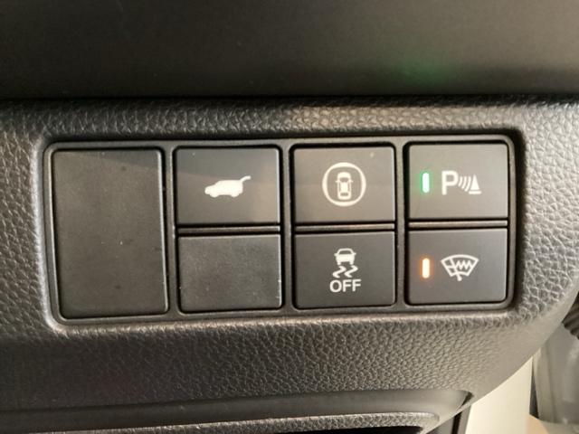 ヴェゼル ｅ：ＨＥＶＺ　光触媒抗菌消臭施工済　障害物センサー　ナビ　シートヒーター　ＥＴＣ　盗難防止装置　Ｒカメラ　フルセグテレビ　スマ－トキ－　アクティブクルーズ　Ｐセンサー　サイドエアバッグ　フルオートエアコン　４ＷＤ車（17枚目）