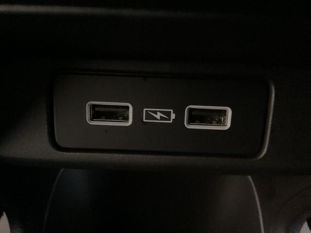 ヴェゼル ｅ：ＨＥＶＺ　光触媒抗菌消臭施工済　障害物センサー　ナビ　シートヒーター　ＥＴＣ　盗難防止装置　Ｒカメラ　フルセグテレビ　スマ－トキ－　アクティブクルーズ　Ｐセンサー　サイドエアバッグ　フルオートエアコン　４ＷＤ車（23枚目）