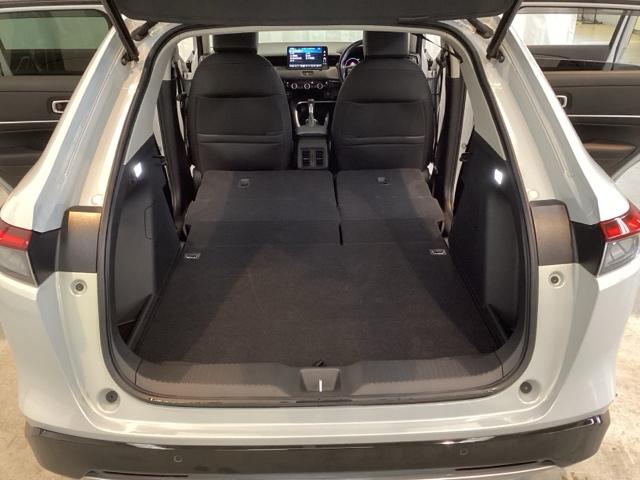 ヴェゼル ｅ：ＨＥＶＺ　光触媒抗菌消臭施工済　障害物センサー　ナビ　シートヒーター　ＥＴＣ　盗難防止装置　Ｒカメラ　フルセグテレビ　スマ－トキ－　アクティブクルーズ　Ｐセンサー　サイドエアバッグ　フルオートエアコン　４ＷＤ車（25枚目）