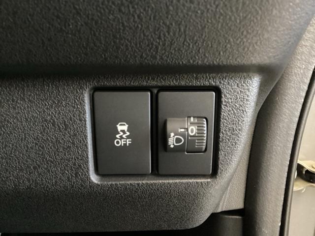 N-BOXカスタム ターボコーディネートスタイル 中古スタッドレスタイヤ、純正メモリーナビ、ドライブレコーダー前後装着+ETC付 当社デモカー サイドエアバッグ LEDライト 前席シートヒーター フルセグTV スマキー DVD VSA ベンチシート(19枚目)