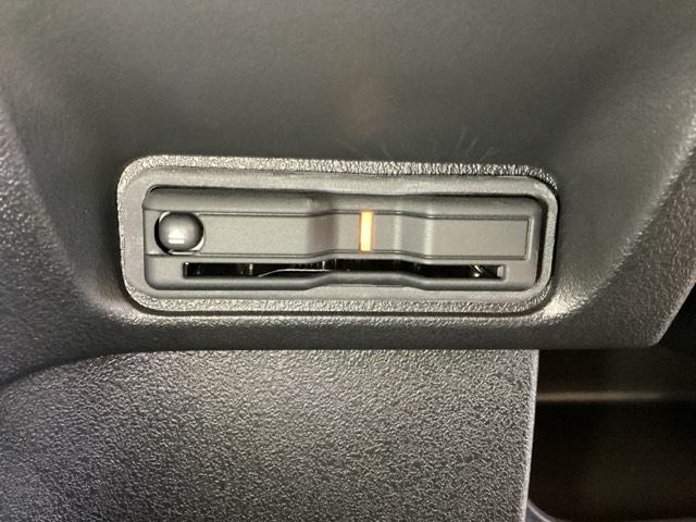 N-BOXカスタム ターボコーディネートスタイル 中古スタッドレスタイヤ、純正メモリーナビ、ドライブレコーダー前後装着+ETC付 当社デモカー サイドエアバッグ LEDライト 前席シートヒーター フルセグTV スマキー DVD VSA ベンチシート(20枚目)