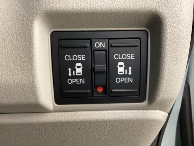 N-BOX ファッションスタイル 中古スタッドレスタイヤ、純正メモリーナビ、ドライブレコーダー前後装着+ETC付 当社デモカー USB ドラレコ ベンチシート エアバッグ リアカメラ ESC クルコン 4WD スマートキー ナビTV(17枚目)