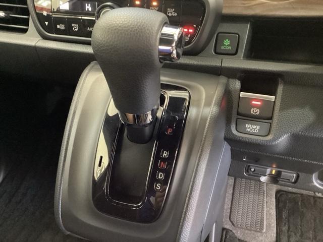 Ｎ－ＯＮＥ オリジナルスタイルプラスアーバン　中古スタッドレスタイヤ、純正メモリーナビ、ドライブレコーダー前後装着＋ＥＴＣ付　当社デモカー　ＬＥＤヘッドライト　コーナーセンサー　前席シートヒーター　横滑り防止装置　バックカメラ　ワンオーナー（10枚目）