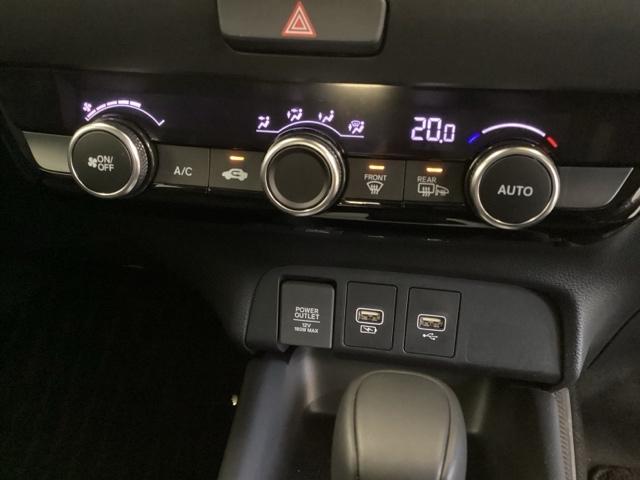 フィット e:HEVホーム 中古スタッドレスタイヤ、純正ナビディスプレー、ドライブレコーダー前後装着+ETC付 当社デモカー リヤカメラ VSA サイドカーテンエアバック 前後ソナー スマートキ ECONモード 踏み間違い防止(13枚目)