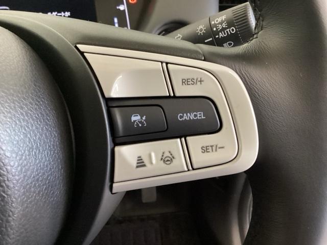 フィット e:HEVホーム 中古スタッドレスタイヤ、純正ナビディスプレー、ドライブレコーダー前後装着+ETC付 当社デモカー リヤカメラ VSA サイドカーテンエアバック 前後ソナー スマートキ ECONモード 踏み間違い防止(16枚目)