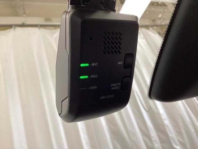 フィット e:HEVホーム 中古スタッドレスタイヤ、純正ナビディスプレー、ドライブレコーダー前後装着+ETC付 当社デモカー リヤカメラ VSA サイドカーテンエアバック 前後ソナー スマートキ ECONモード 踏み間違い防止(20枚目)