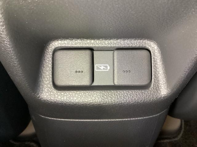 フィット e:HEVホーム 中古スタッドレスタイヤ、純正ナビディスプレー、ドライブレコーダー前後装着+ETC付 当社デモカー リヤカメラ VSA サイドカーテンエアバック 前後ソナー スマートキ ECONモード 踏み間違い防止(24枚目)