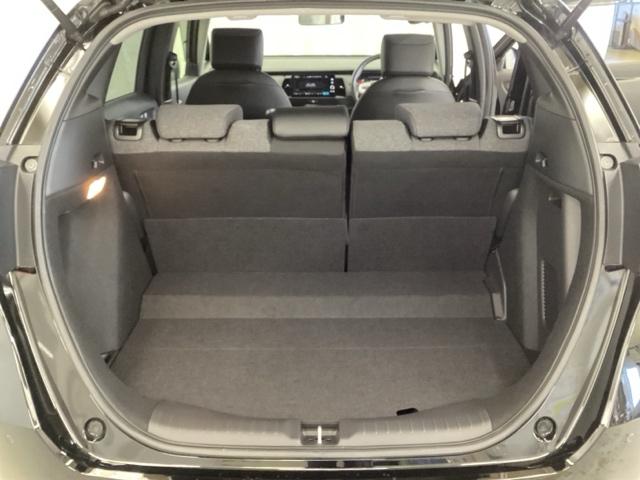 フィット e:HEVホーム 中古スタッドレスタイヤ、純正ナビディスプレー、ドライブレコーダー前後装着+ETC付 当社デモカー リヤカメラ VSA サイドカーテンエアバック 前後ソナー スマートキ ECONモード 踏み間違い防止(26枚目)