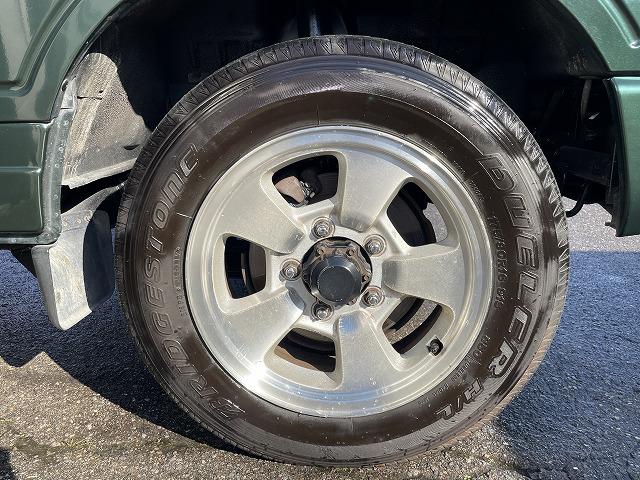 ジムニー ワイルドウインド　運転席エアバッグ　ＡＢＳ　４ＷＤ　パワステ　エアコン・クーラー　純正ＡＷ　フロントフォグランプ（8枚目）