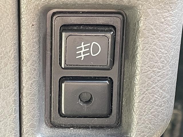 ジムニー ワイルドウインド　運転席エアバッグ　ＡＢＳ　４ＷＤ　パワステ　エアコン・クーラー　純正ＡＷ　フロントフォグランプ（16枚目）