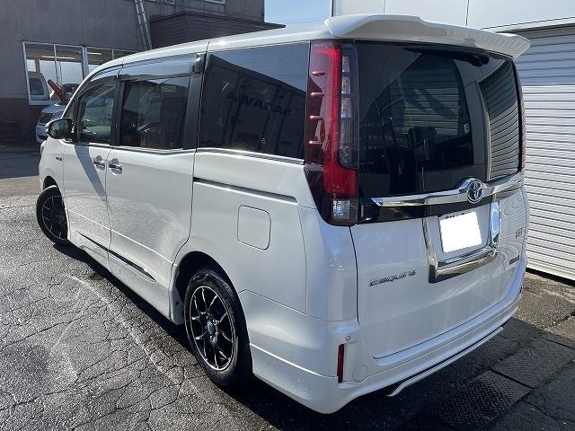 エスクァイア ハイブリッドＧｉ　社外ナビ・Ｂカメラ　フリップダウンモニター　社外ＡＷ　両側パワースライドドア　シートヒーター　ＥＴＣ　モデリスタエアロ　全方位センサー（6枚目）