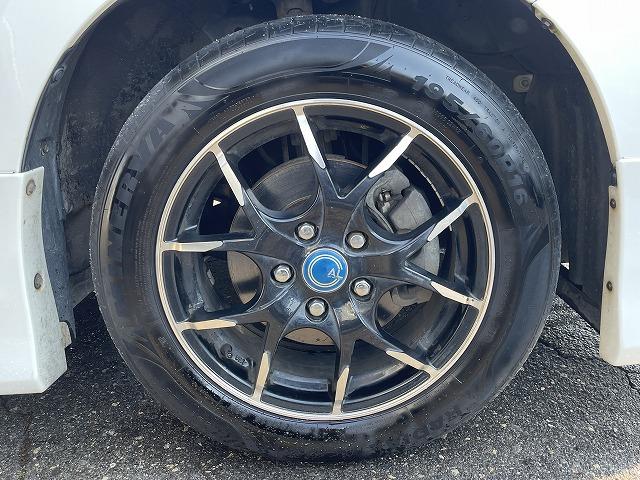 エスクァイア ハイブリッドＧｉ　社外ナビ・Ｂカメラ　フリップダウンモニター　社外ＡＷ　両側パワースライドドア　シートヒーター　ＥＴＣ　モデリスタエアロ　全方位センサー（8枚目）