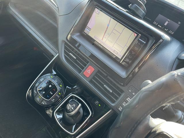 エスクァイア ハイブリッドＧｉ　社外ナビ・Ｂカメラ　フリップダウンモニター　社外ＡＷ　両側パワースライドドア　シートヒーター　ＥＴＣ　モデリスタエアロ　全方位センサー（13枚目）