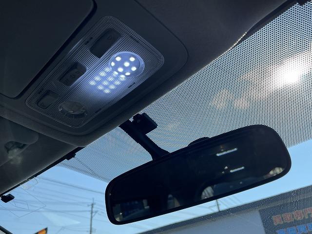 エスクァイア ハイブリッドＧｉ　社外ナビ・Ｂカメラ　フリップダウンモニター　社外ＡＷ　両側パワースライドドア　シートヒーター　ＥＴＣ　モデリスタエアロ　全方位センサー（15枚目）