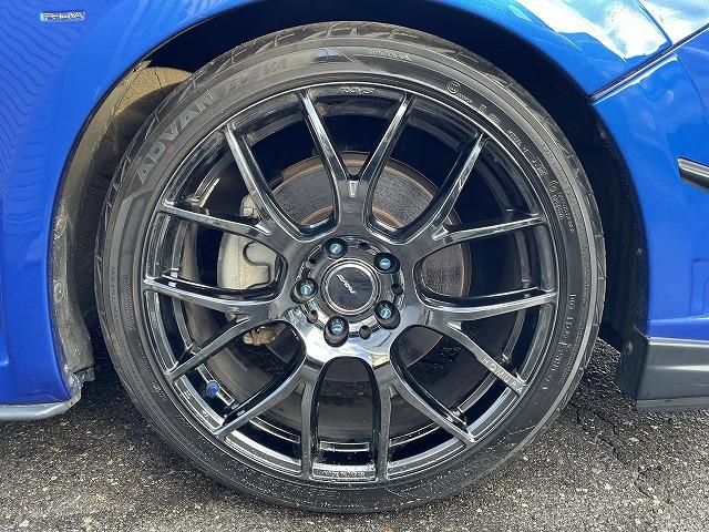 レヴォーグ ２．０ＳＴＩスポーツアイサイト　アイサイト　純正ナビ・Ｂカメラ　スマートビューミラー　シートヒーター　パワーシート　ＥＴＣ　ＳＴＩフロント・サイド・リアスポイラー　ＳＴＩパフォーマンスマフラー　４ＷＤ（8枚目）