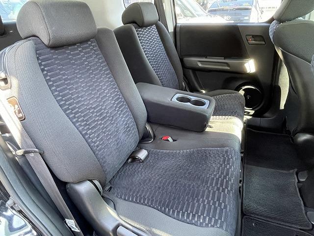 クロスロード ＨＤＤナビエディション　社外ナビ・Ｂカメラ　ルーフキャリア　ＭＴタイヤ　４ＷＤ　７人乗り　純正ＡＷ　ＡＢＳ　横滑り防止装置　盗難防止装置（17枚目）