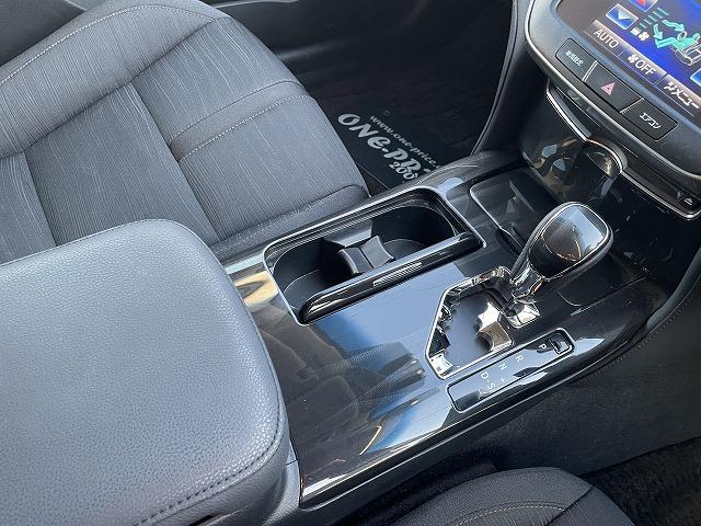 クラウン アスリートＳ　純正ナビ・ＴＶ・Ｂカメラ　パワーシート　ＥＴＣ　純正ＡＷ　サンルーフ　クルーズコントロール　ＡＢＳ　スマートキー　ＭＴモード付（13枚目）