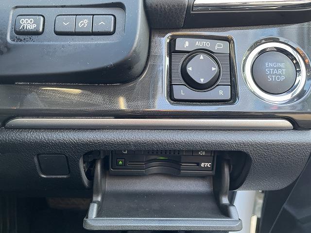 クラウン アスリートＳ　純正ナビ・ＴＶ・Ｂカメラ　パワーシート　ＥＴＣ　純正ＡＷ　サンルーフ　クルーズコントロール　ＡＢＳ　スマートキー　ＭＴモード付（15枚目）