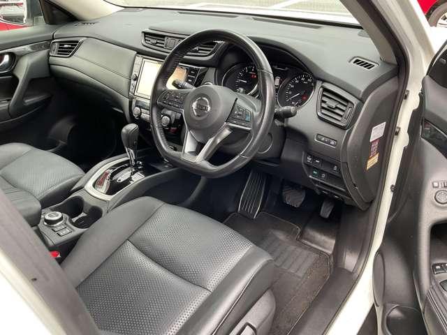 エクストレイル ２．０　２０Ｘｉ　２列車　４ＷＤ　９インチ純正ナビ　プロパイ　ＥＴＣ（18枚目）