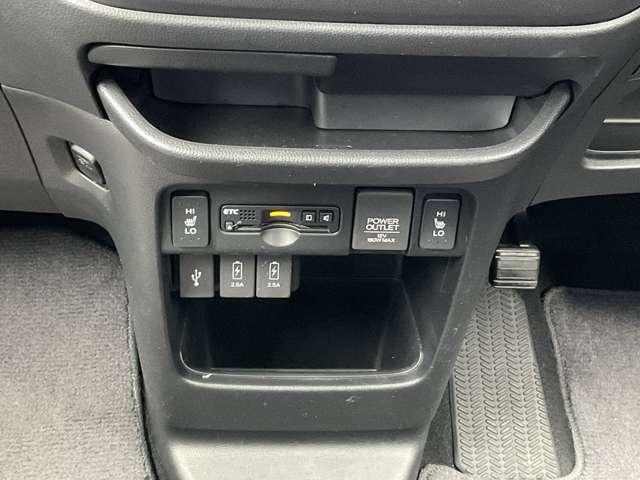 Ｎ－ＷＧＮカスタム ６６０　カスタムＧ　４ＷＤ　７インチ純正ナビ　バックカメラ　ＥＴＣ（4枚目）
