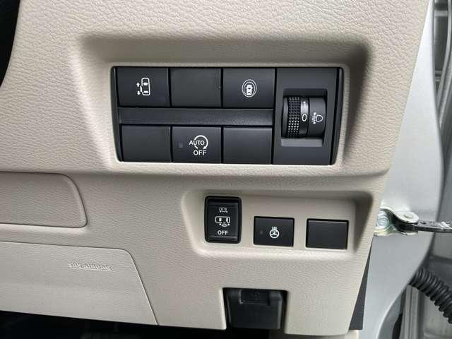 ルークス ６６０　Ｘ　９インチ純正ナビ　片側電動スライドドア（4枚目）