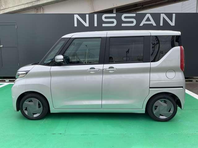ルークス ６６０　Ｘ　９インチ純正ナビ　片側電動スライドドア（8枚目）