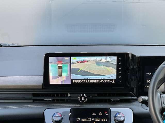 【アラウンドビューモニター搭載】大型ナビに映る真上から見下ろしているかのような映像を見ながらスムースに駐車できます。さらに人や自転車など周囲に動くものがあると表示とブザーでお知らせしますので安心です☆