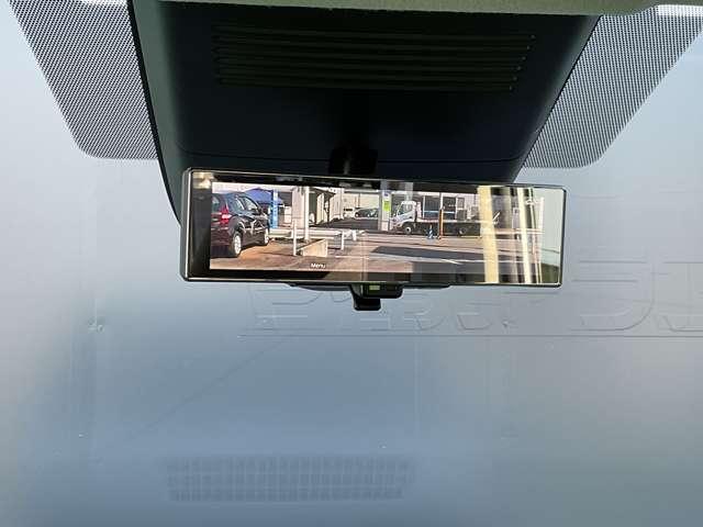 スマートルームミラーがついているので後ろに沢山荷物を入れても安心ですね!