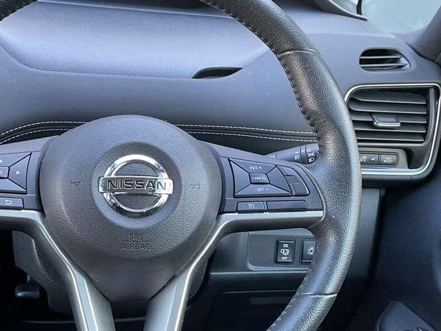 クルーズコントロールは、先行車との距離を測定し、運転者がセットした車速を上限として、システムがアクセルとブレーキの操作を行い、車速に応じた車間距離を保ちながら走行します！