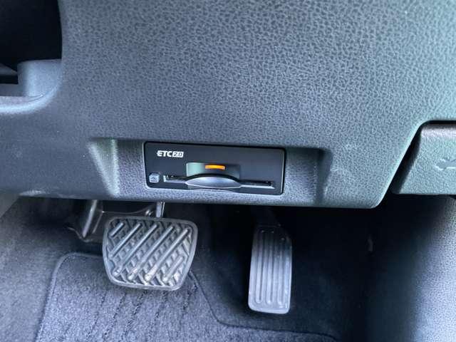 リーフ ｅ＋　Ｘ　９０周年記念車　９インチ純正ナビ　プロパイ　ＥＴＣ（5枚目）