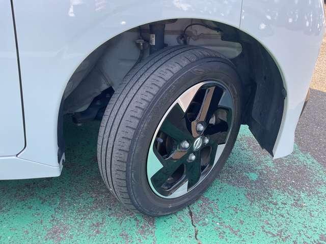 ルークス ６６０　ハイウェイスターＸ　４ＷＤ　９インチ純正ナビ　片側電動スライドドア（8枚目）