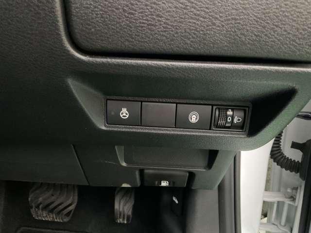 ノート １．２　Ｘ　ＦＯＵＲ　４ＷＤ　９インチ純正ナビ　シートヒーター　ＵＳＢ（3枚目）