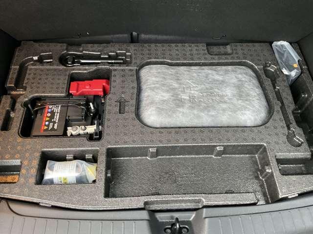 ノート １．２　Ｘ　ＦＯＵＲ　４ＷＤ　９インチ純正ナビ　シートヒーター　ＵＳＢ（15枚目）