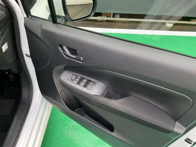 ノート １．２　Ｘ　ＦＯＵＲ　４ＷＤ　９インチ純正ナビ　シートヒーター　ＵＳＢ（20枚目）