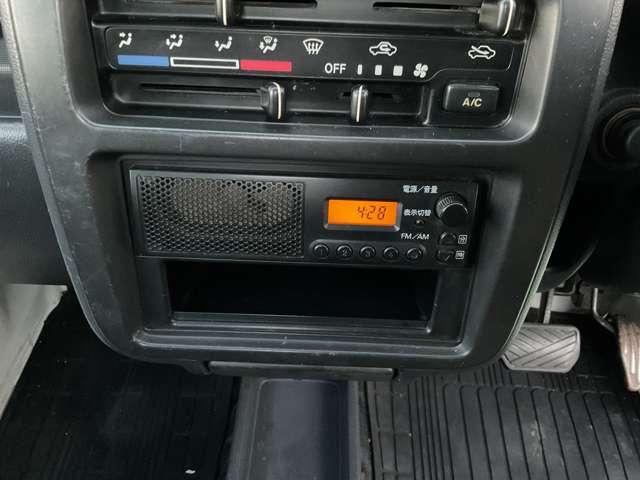 キャリイトラック ６６０　ＫＣエアコン・パワステ　３方開　４ＷＤ　ＡＭ／ＦＭラジオ（2枚目）