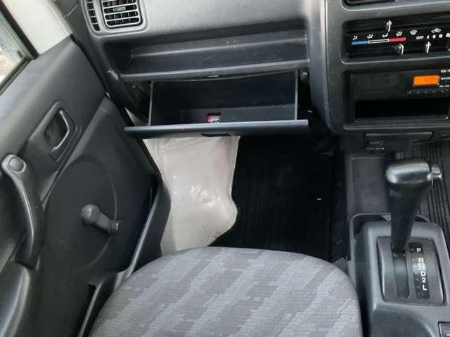 キャリイトラック ６６０　ＫＣエアコン・パワステ　３方開　４ＷＤ　ＡＭ／ＦＭラジオ（15枚目）