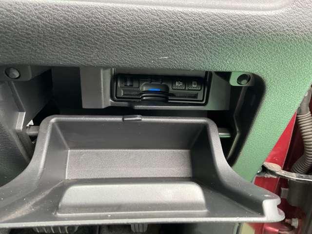 セレナ 2.0 ハイウェイスター 4WD 純正ナビ プロパイ ETC 後席モニター(7枚目)