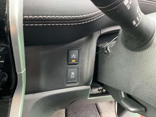 セレナ ２．０　ハイウェイスター　４ＷＤ　純正ナビ　プロパイ　ＥＴＣ　後席モニター（28枚目）